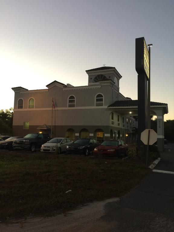 Ruskin Inn Tampa-Sun City Center エクステリア 写真