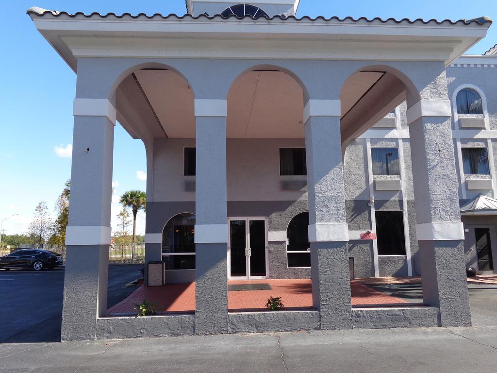 Ruskin Inn Tampa-Sun City Center エクステリア 写真